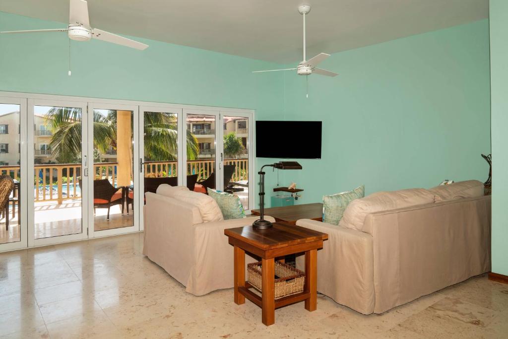 Residences at Barrier Reef 7B Oceanview 2 BR by Stay Floreo