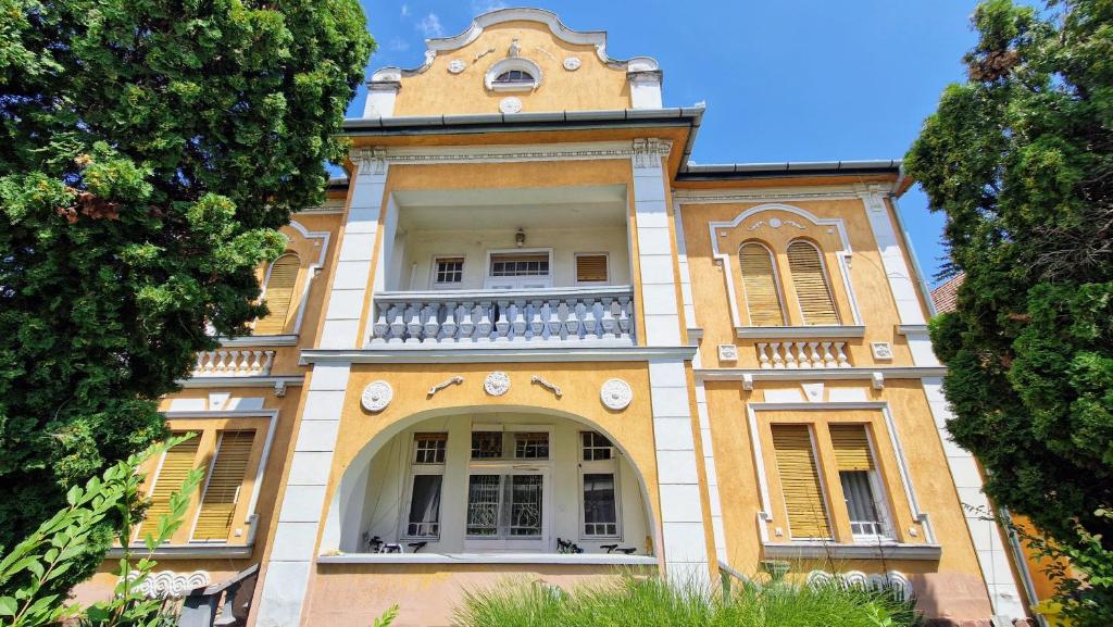 Romantic Villa - Pápa 8500 Pápa, Szabadság utca 10 kép - 1