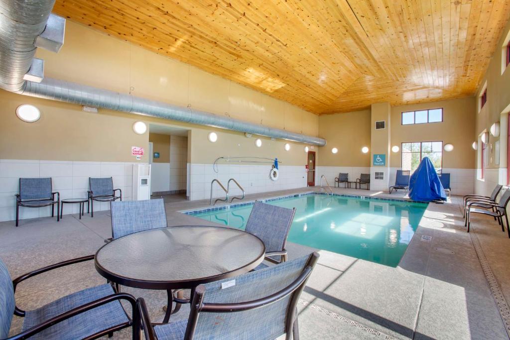 Bazén v ubytování Best Western Plus Chandler Hotel & Suites nebo v jeho okolí