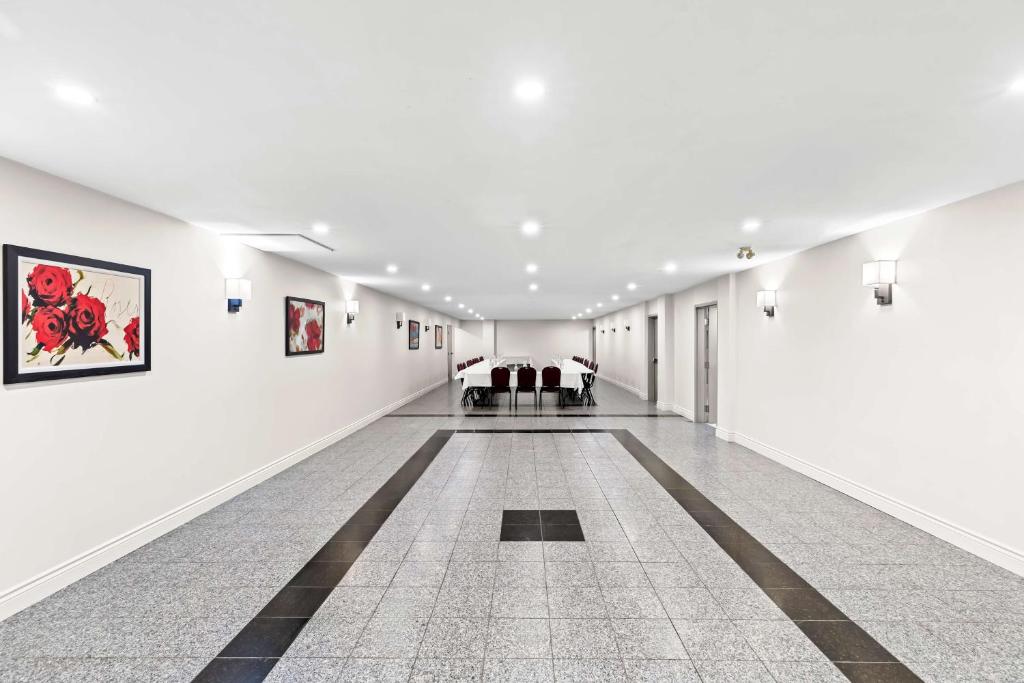 Best Western Plus Montreal East - Resim 25