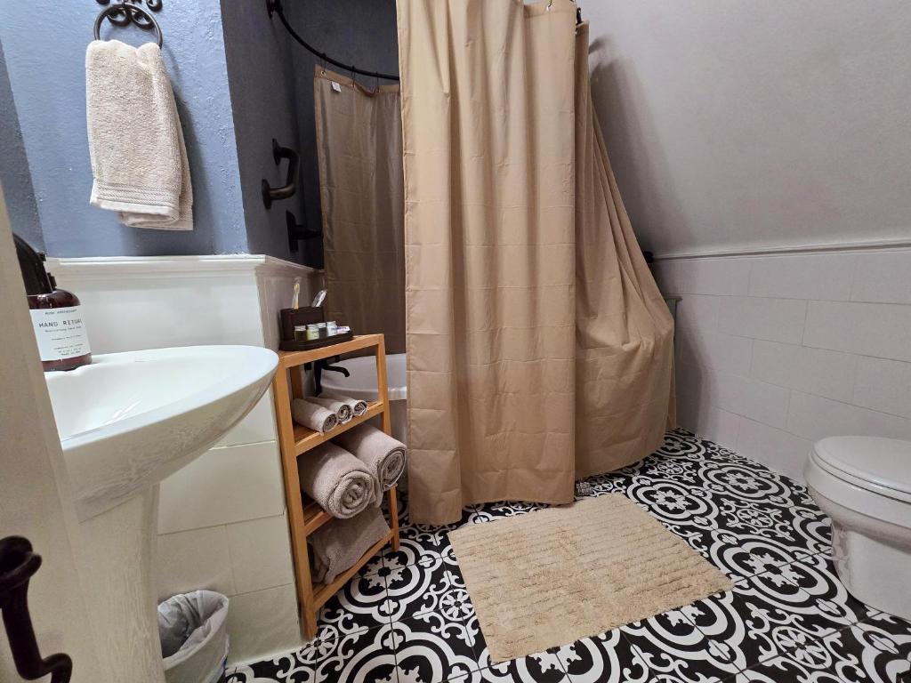 The 1883 Peabody House Bed & Breakfast - Appartement De Loft D'une Chambre Avec Balcon