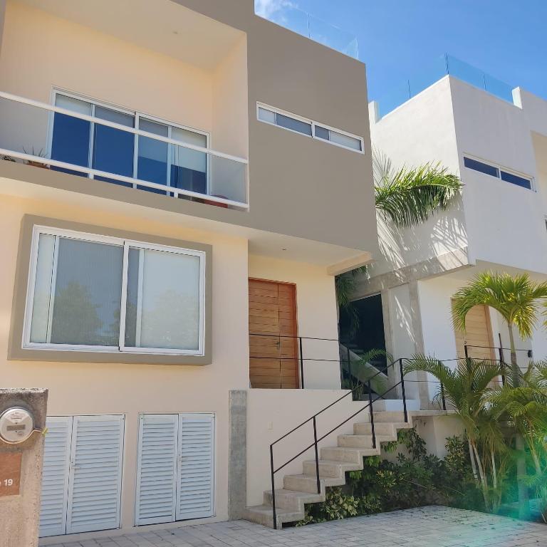 Luxury 3 br/4 ba Home w/View - Puntarena - Casa De Cuatro Dormitorios