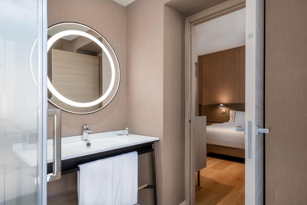Postel nebo postele na pokoji v ubytování AC Hotel by Marriott Clodio Roma
