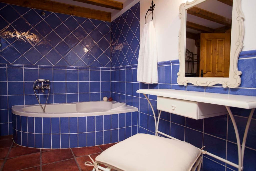 Kúpeľňa v ubytovaní Hotel Rural La Torre de Bisjueces