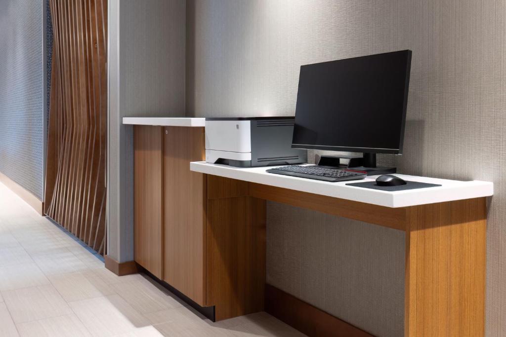 SpringHill Suites by Marriott Pleasanton photo