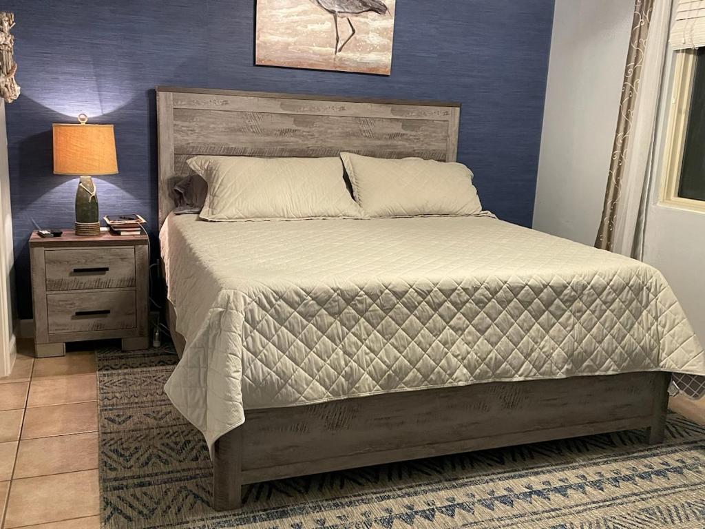 Кровать или кровати в номере Beach Condo at the Shores of Panama Condos - Unit 918