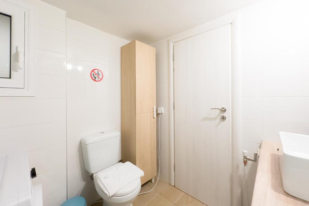Kúpeľňa v ubytovaní Urban Comfort Apt near Downtown