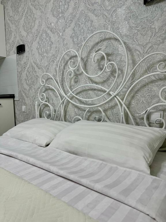 Уютная комната-студия в центре Бишкека - One-Bedroom Apartment
