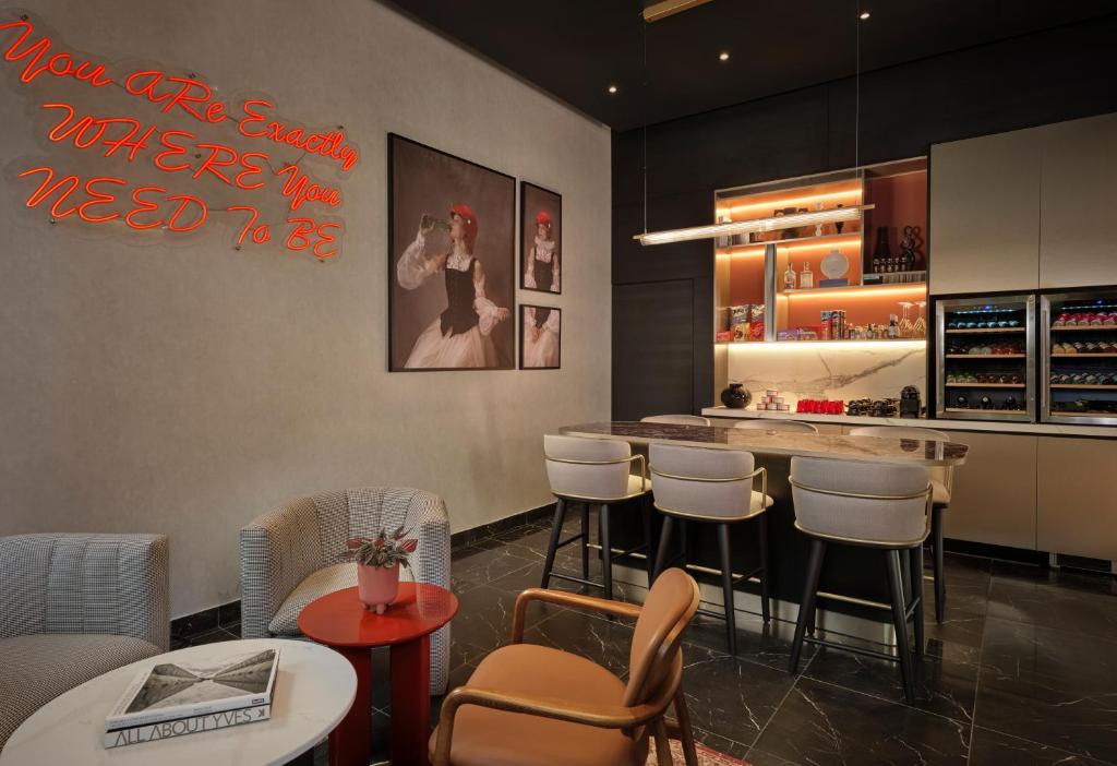 Radisson RED Belgrade - Resim 13