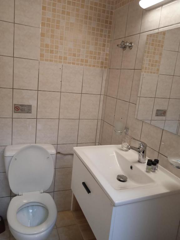 RESIDENTS IONIAN (BED AND BREAKFAST) - Chambre Simple Économique