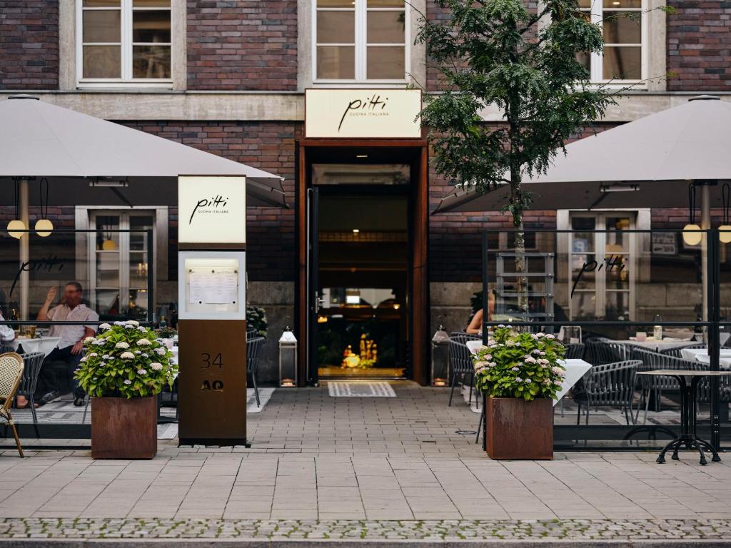 The Wellem, in The Unbound Collection by Hyatt - Resim 16