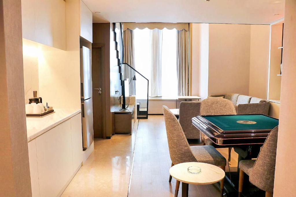 Posezení v ubytování Crowne Plaza Wuhan Development Zone by IHG