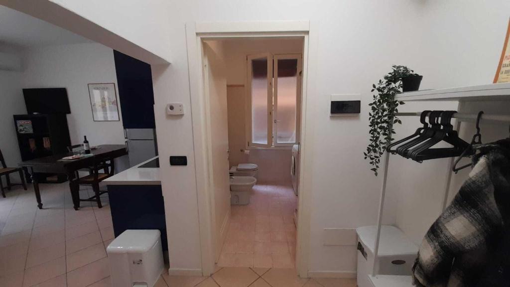 A bathroom at Happy Apartment - TWA