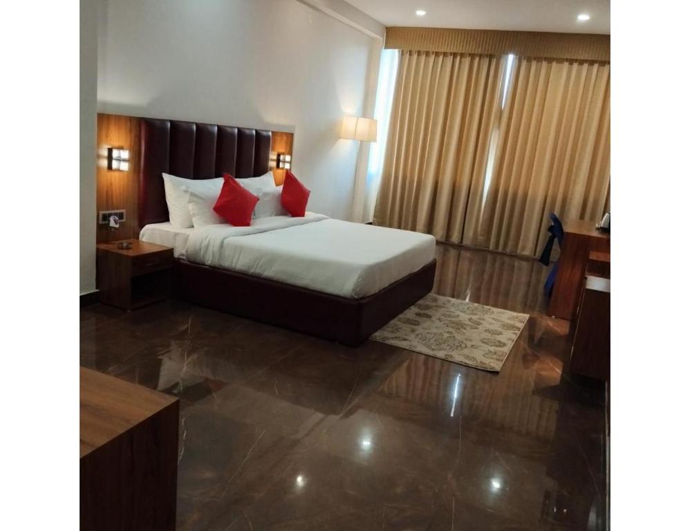 Pal Royal Resort, Paonta Sahib - Suite