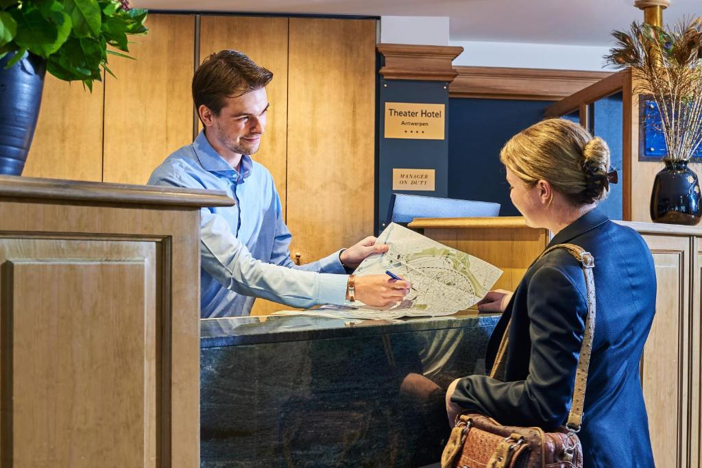 Theater Hotel - Resim 39