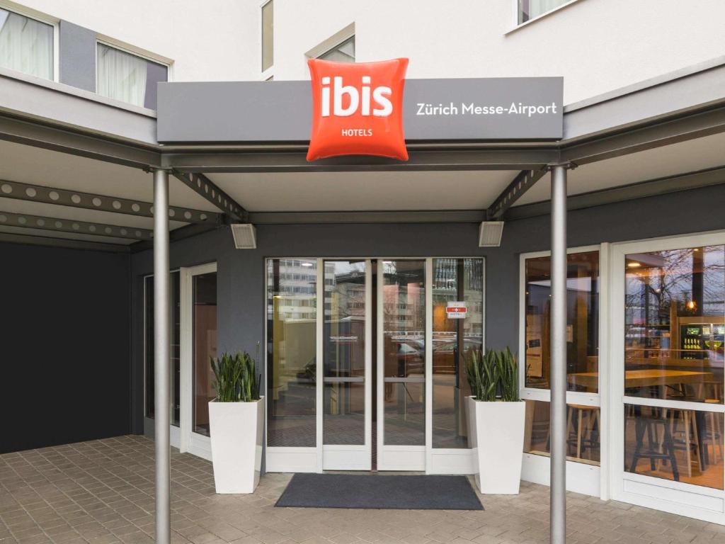 Certifikát, hodnocení, plakát nebo jiný dokument vystavený v ubytování ibis Zürich Messe Airport