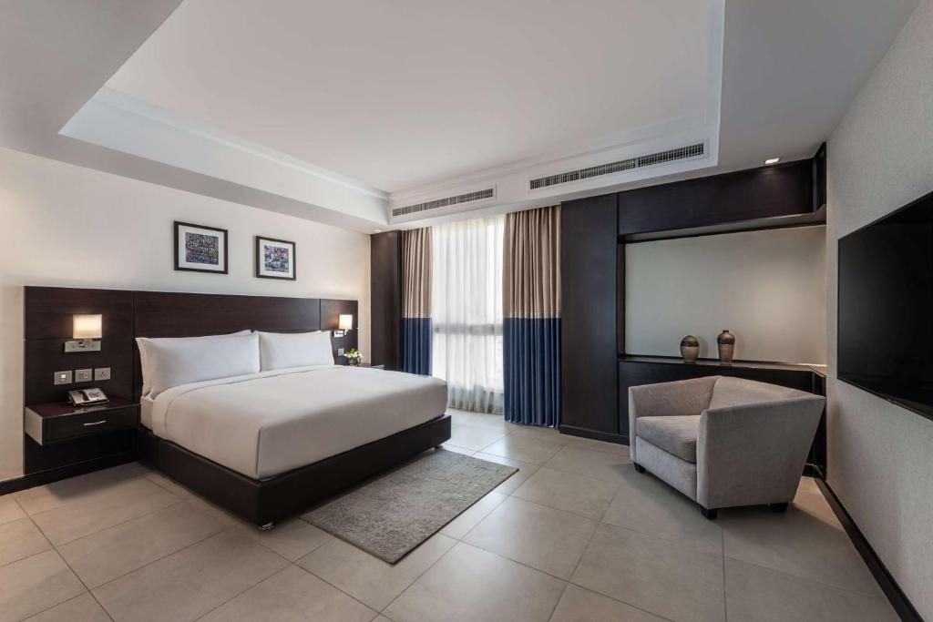 Postel nebo postele na pokoji v ubytování DoubleTree by Hilton Hotel Aqaba