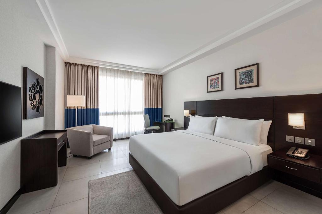 Postel nebo postele na pokoji v ubytování DoubleTree by Hilton Hotel Aqaba