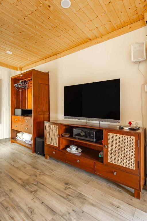 TV a/nebo společenská místnost v ubytování Cp Villa - Rooms with Patio