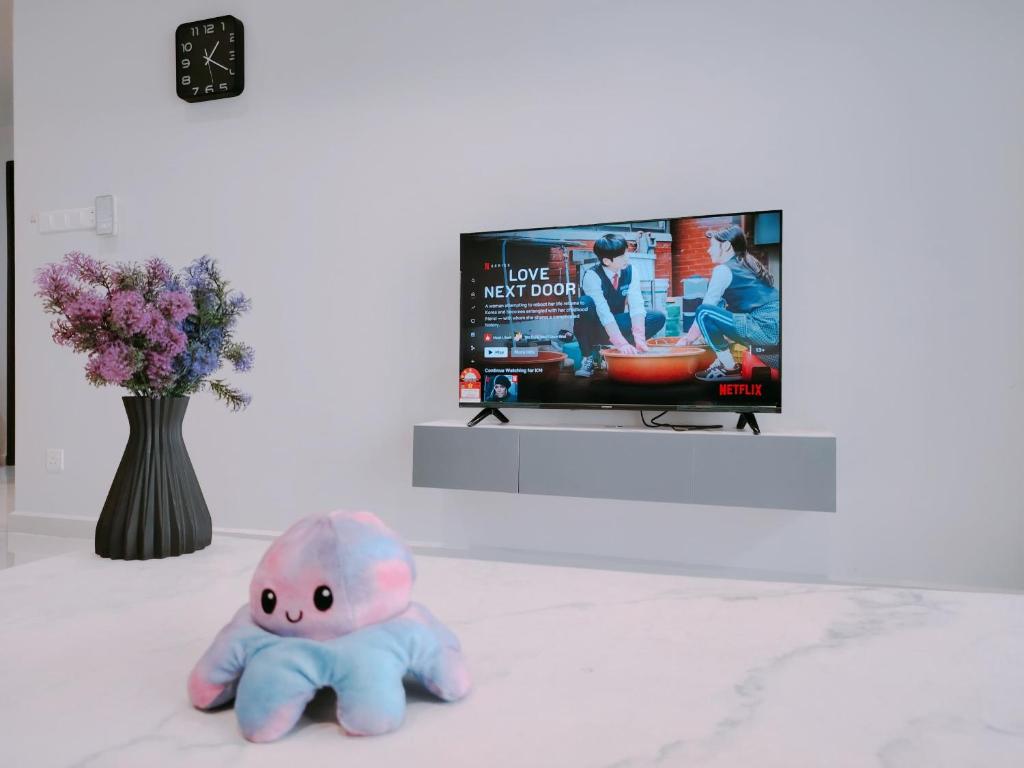 TV a/nebo společenská místnost v ubytování Danga Bay Seaview Johor Bahru by One 9 Place