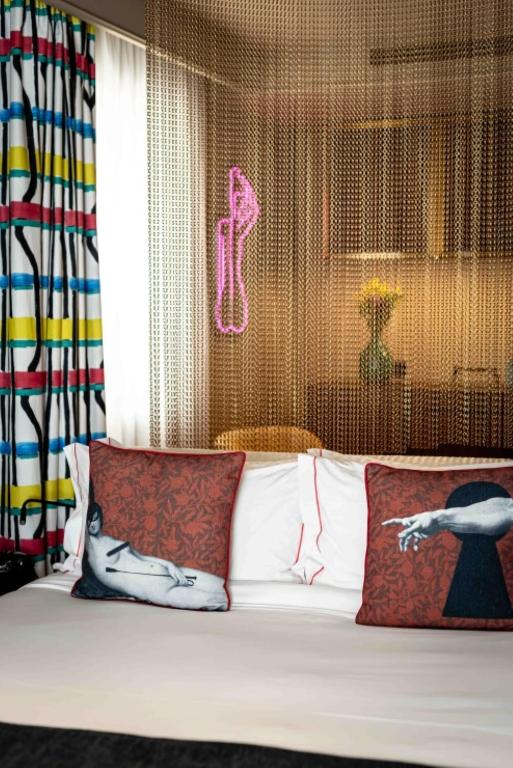 Upon Angels - Adults Only - Resim 35