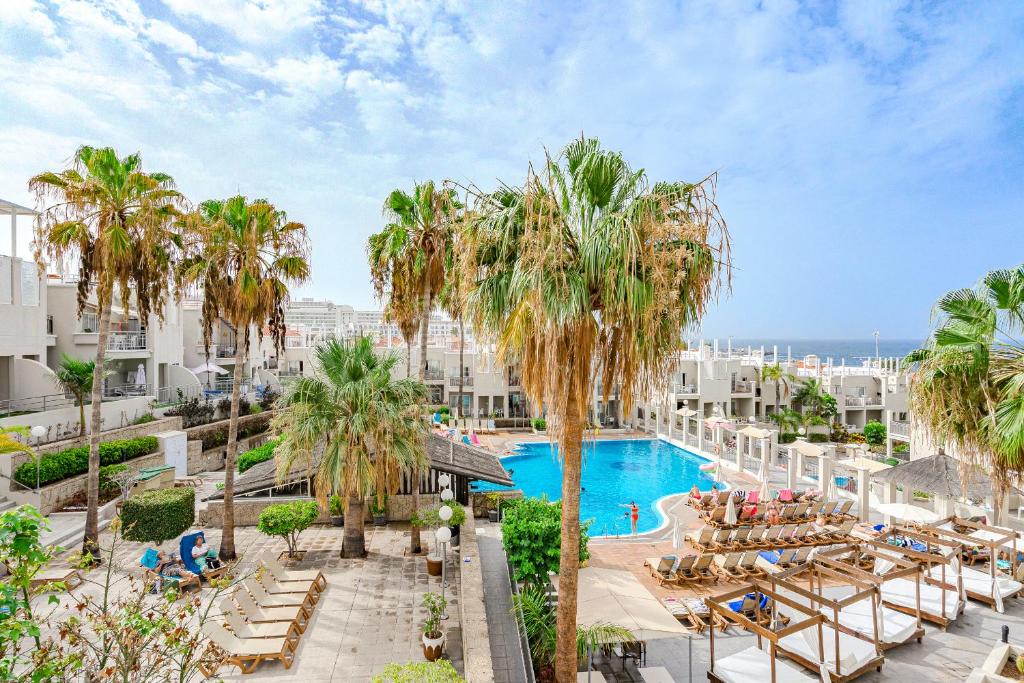 Bazén v ubytování Costa Azul Apartamento nebo v jeho okolí