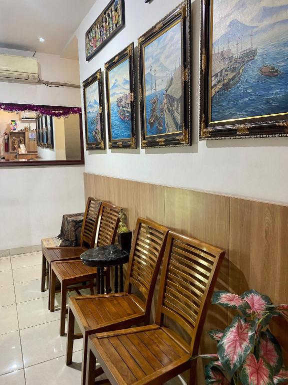 Posezení v ubytování Cabin Hotel Bhayangkara