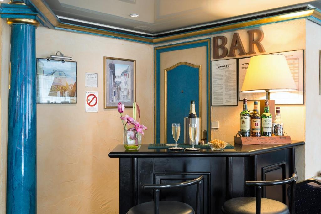 Lounge nebo bar v ubytování Hotel De Clisson Saint Brieuc