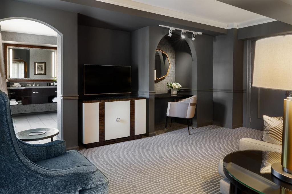 Ambassador Hotel Tulsa, Autograph Collection - Suite King