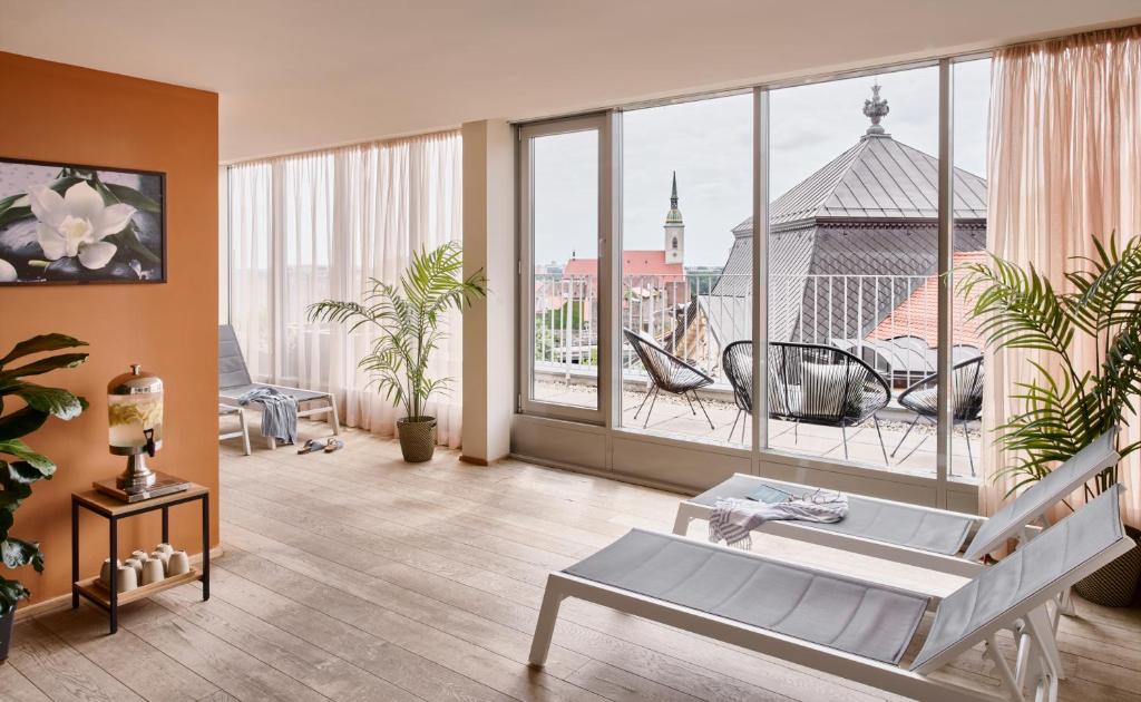 Falkensteiner Hotel Bratislava - Resim 6