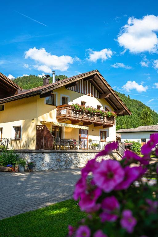 Nespecifikovaný výhled na hory nebo výhled na hory při pohledu z apartmánu