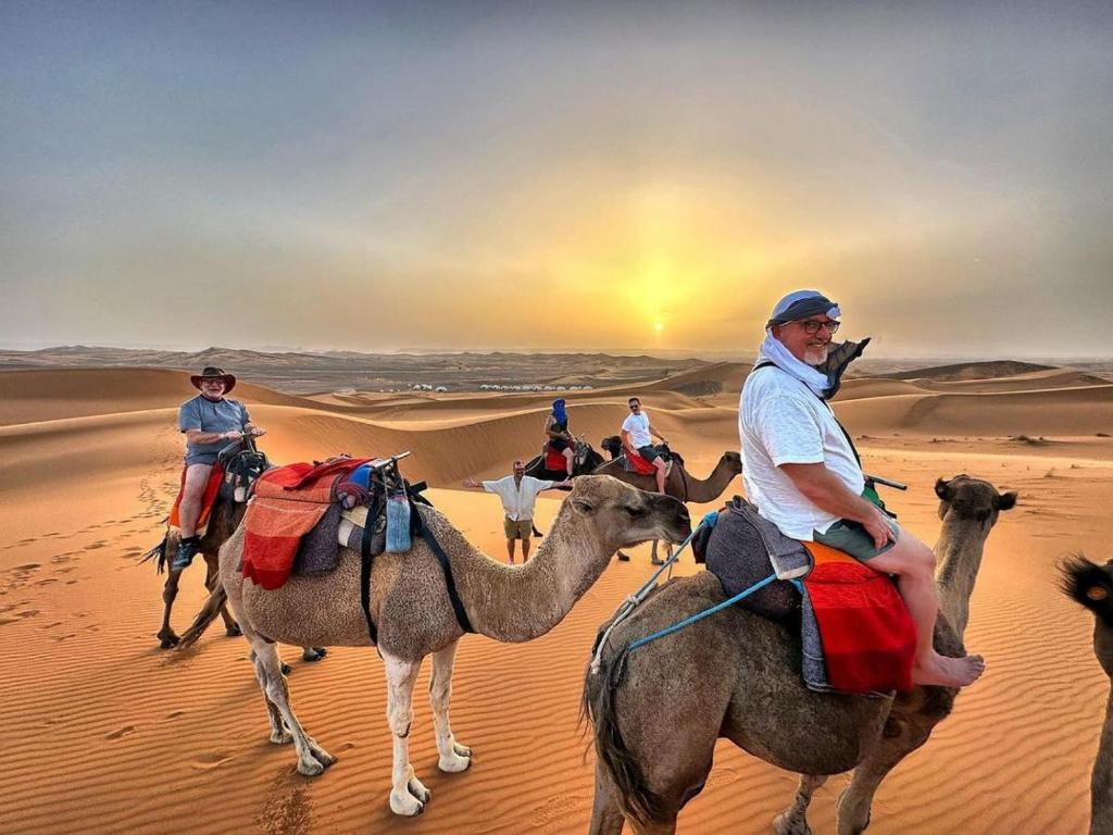 Hosté ubytování Sahara Family Luxury Camp