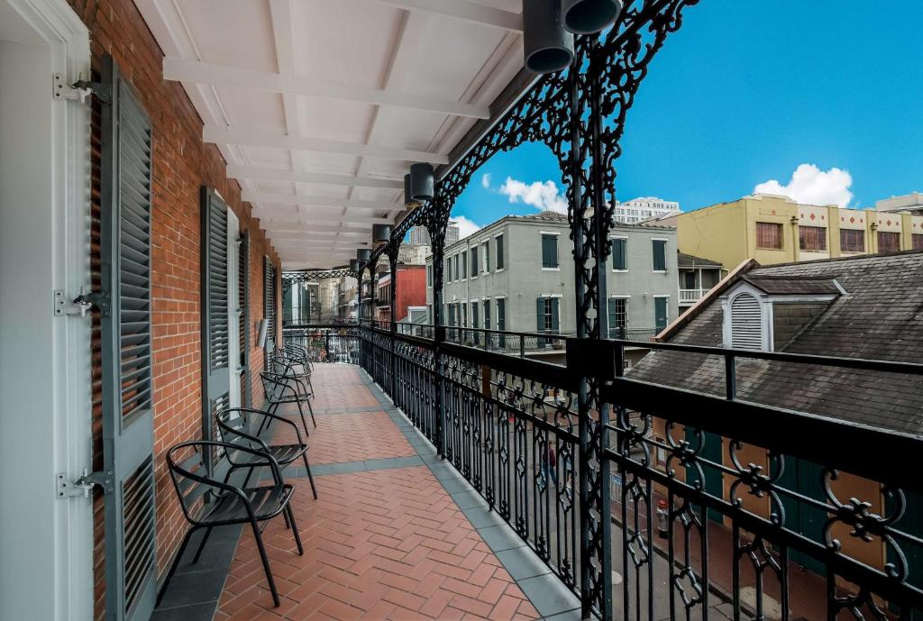 The Royal Sonesta New Orleans - Suite à Une Chambre - King - Balcon Meublé Du Bourbon