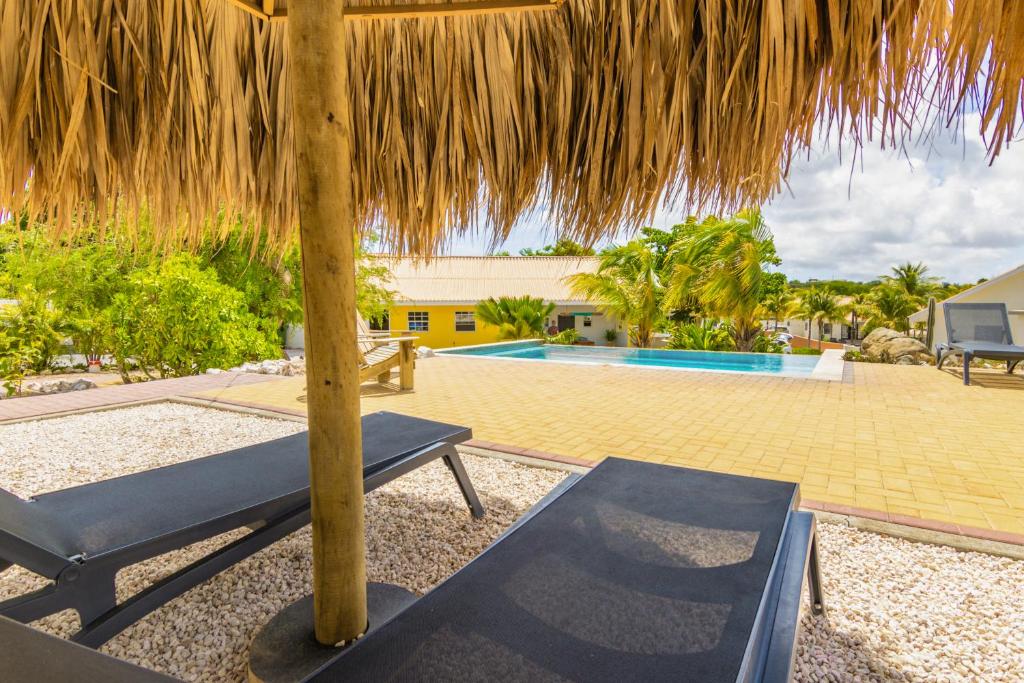 Bazén v ubytování ABC Lodges Curacao nebo v jeho okolí