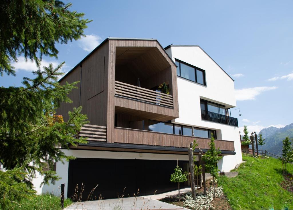 Výhľad na hory alebo výhľad na hory priamo z apartmánu