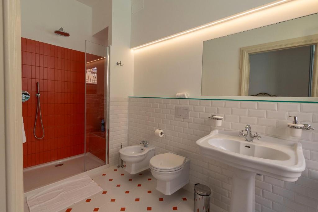 Koupelna v ubytování Casa Elli Serbelloni 12
