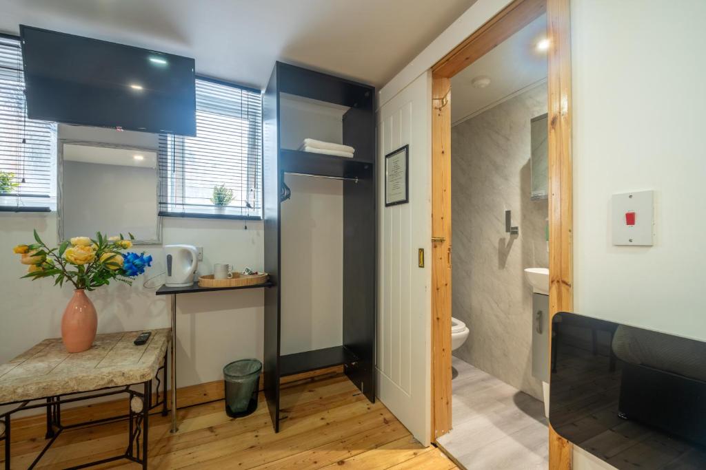 Driftwood Rooms - Resim 8