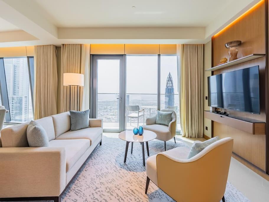 Elegant 3-BR Apartment at Address Opera（ドバイ）：（最新料金：2024年）