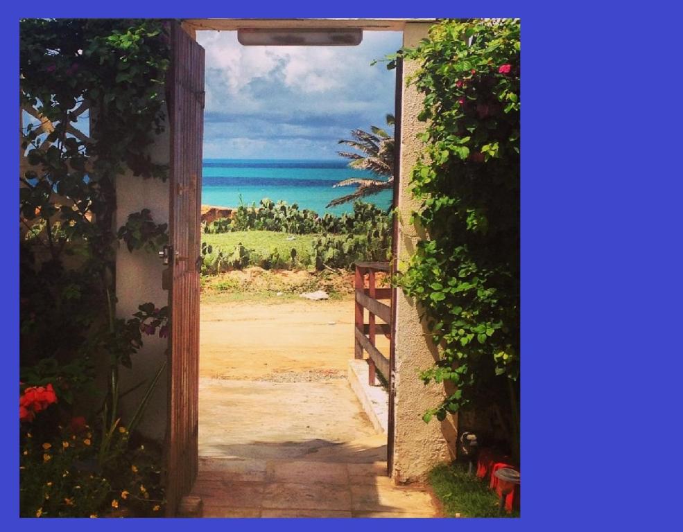  POUSADA FLAMBOYANT VILLAGE - Praia Das Fontes - 50mt da Gruta Mãe D'água