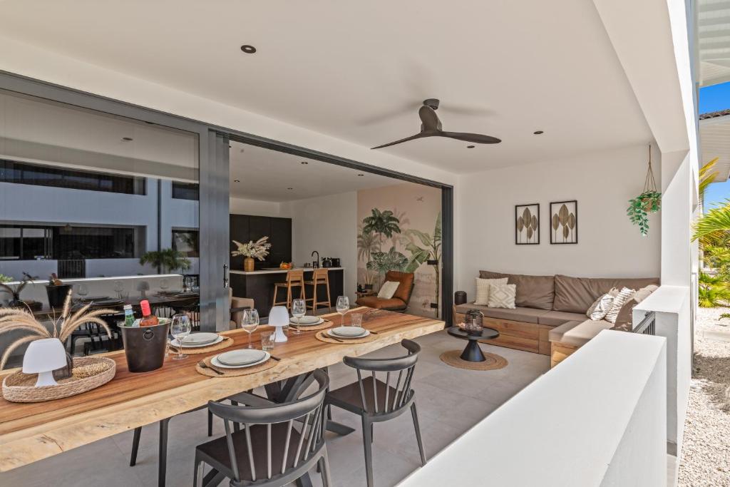 Posezení v ubytování Zon&zo Luxurious Apartment in Jan Thiel