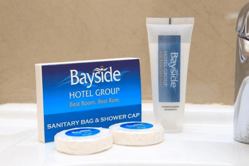 Bayside Hotel 97 Russell Streetに飾ってある許可証、賞状、看板またはその他の書類