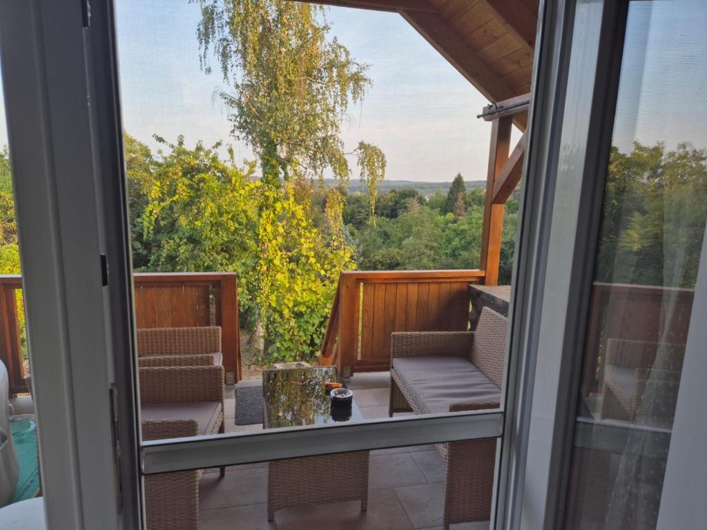 Balkón nebo terasa v ubytování Bona Casa Vendégház
