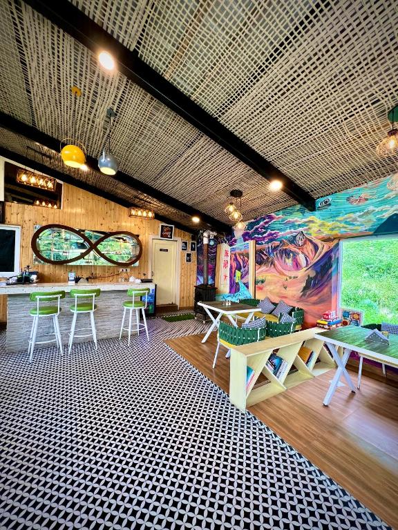 Fotografie z fotogalerie ubytování Glass Cabins by Urban Monk- Unique Centrally Heated Cabins with Electric Blankets v destinaci Manāli