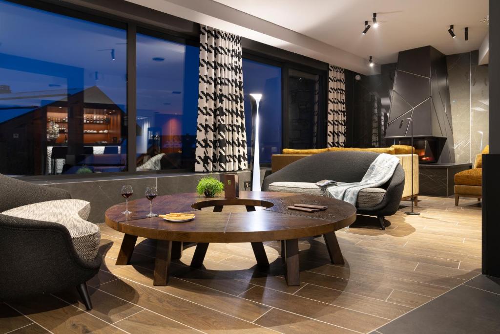 Posezení v ubytování MGM Hôtels & Résidences - Hôtel Laska