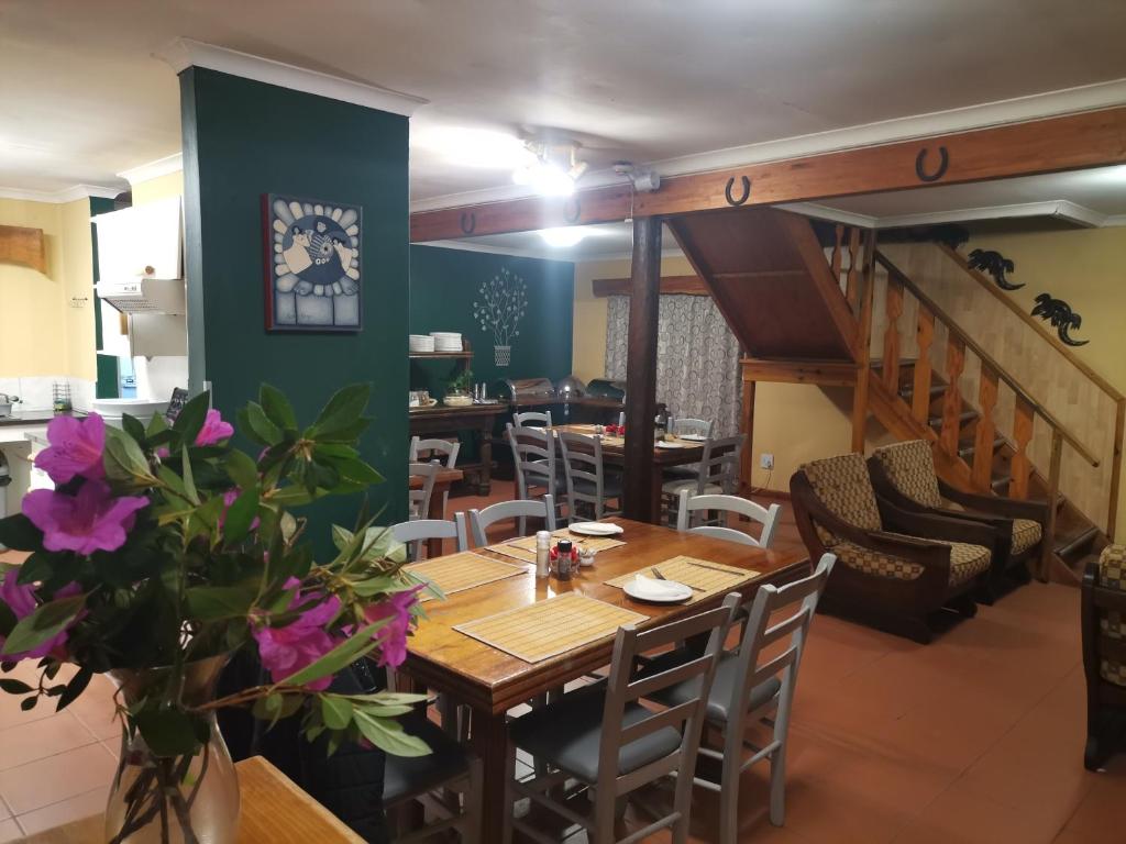Area soggiorno di Storms River Forest Lodge
