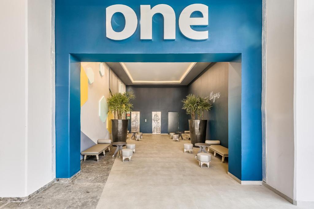 One Acapulco Costera