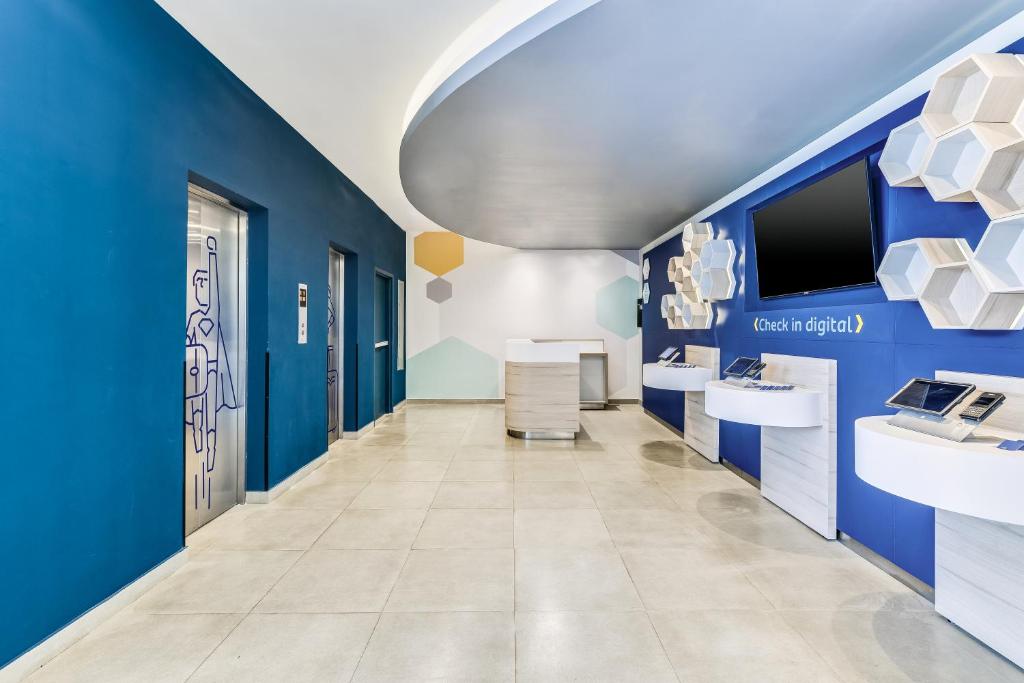 One Acapulco Costera