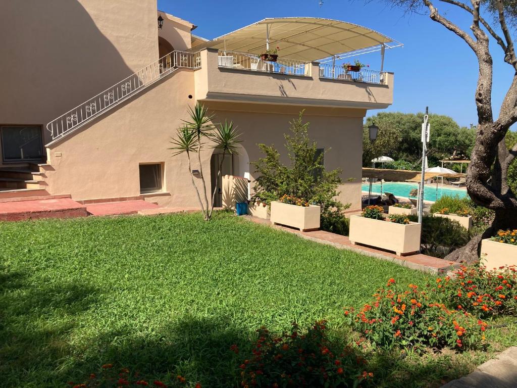 Bazén v ubytování Hotel Villa Campana nebo v jeho okolí