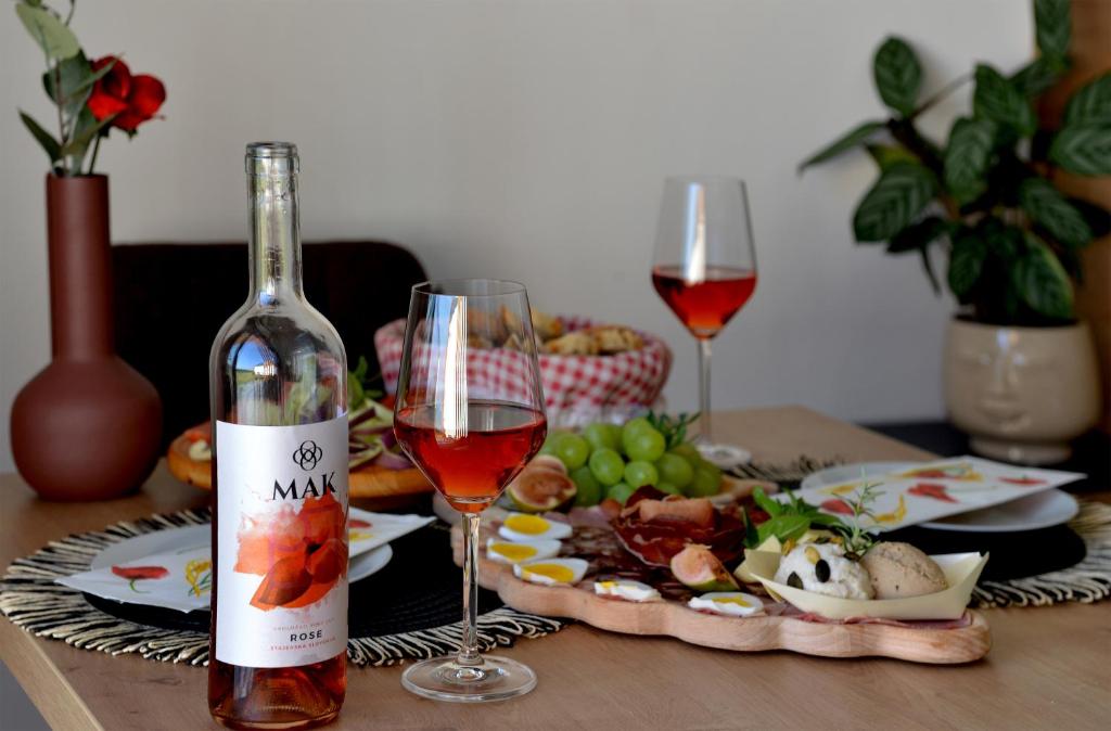 Nápoje v ubytování Wine Resort Mak