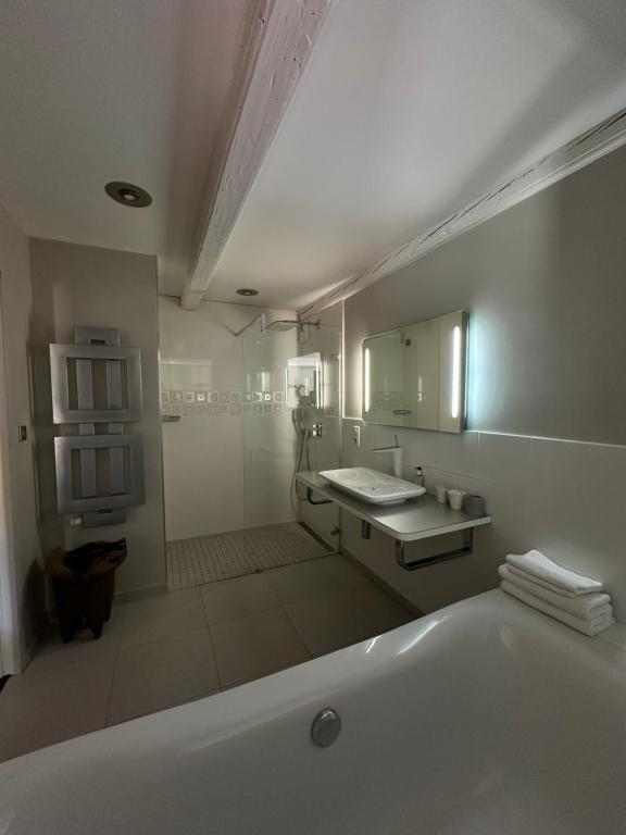 Le Clos Jeannon - Suite Junior Avec Vue Sur Jardin